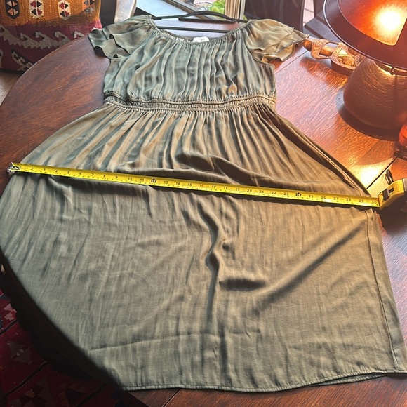 L LOFT Olive Green Midi Dress. Satin feel w flutter ruffle sleeves Elastic waist - Picture 8 of 9